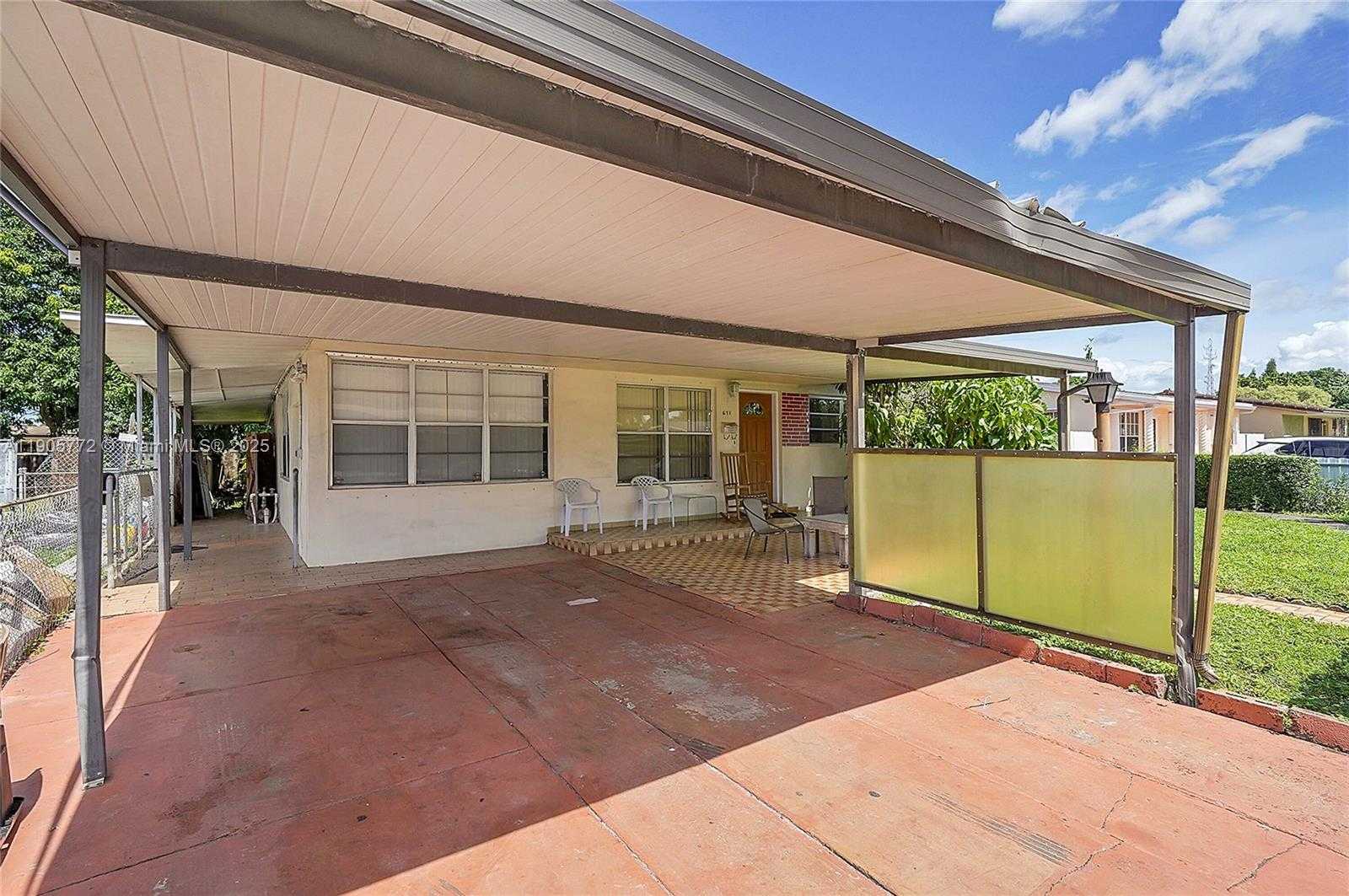 Small Image of 671 EAST 53RD ST, Hialeah Number 4