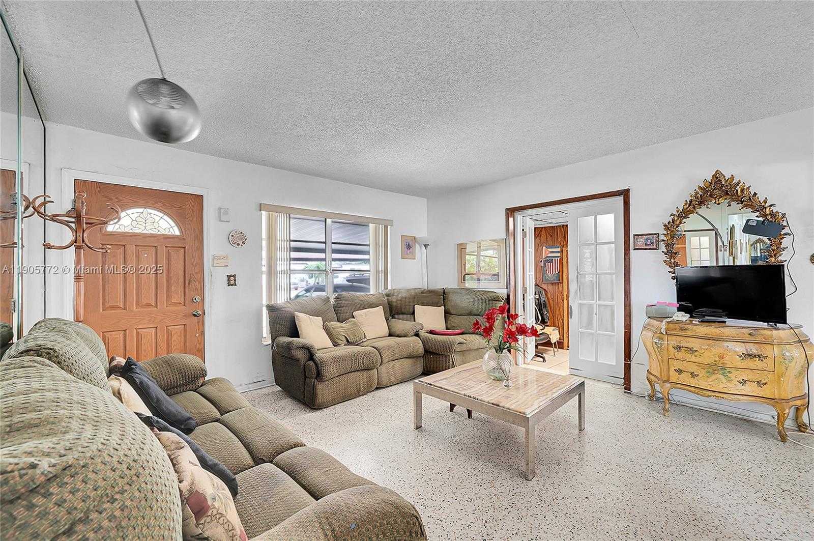 Small Image of 671 EAST 53RD ST, Hialeah Number 6