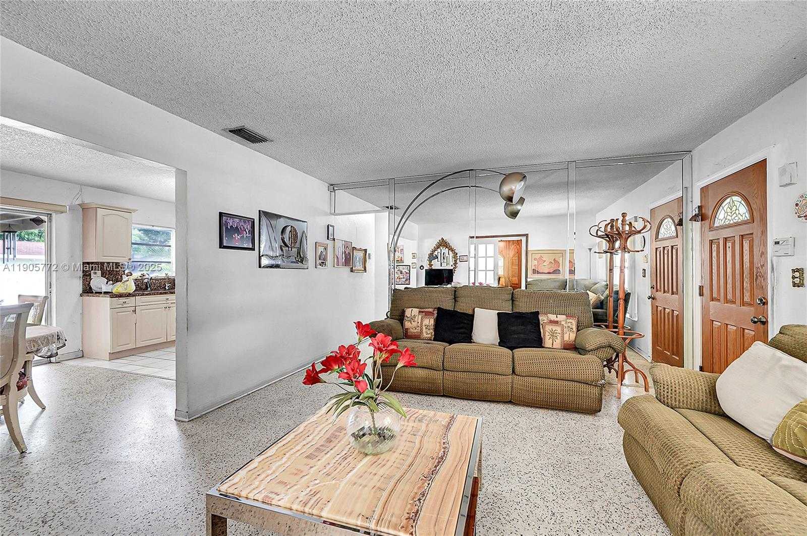 Small Image of 671 EAST 53RD ST, Hialeah Number 8