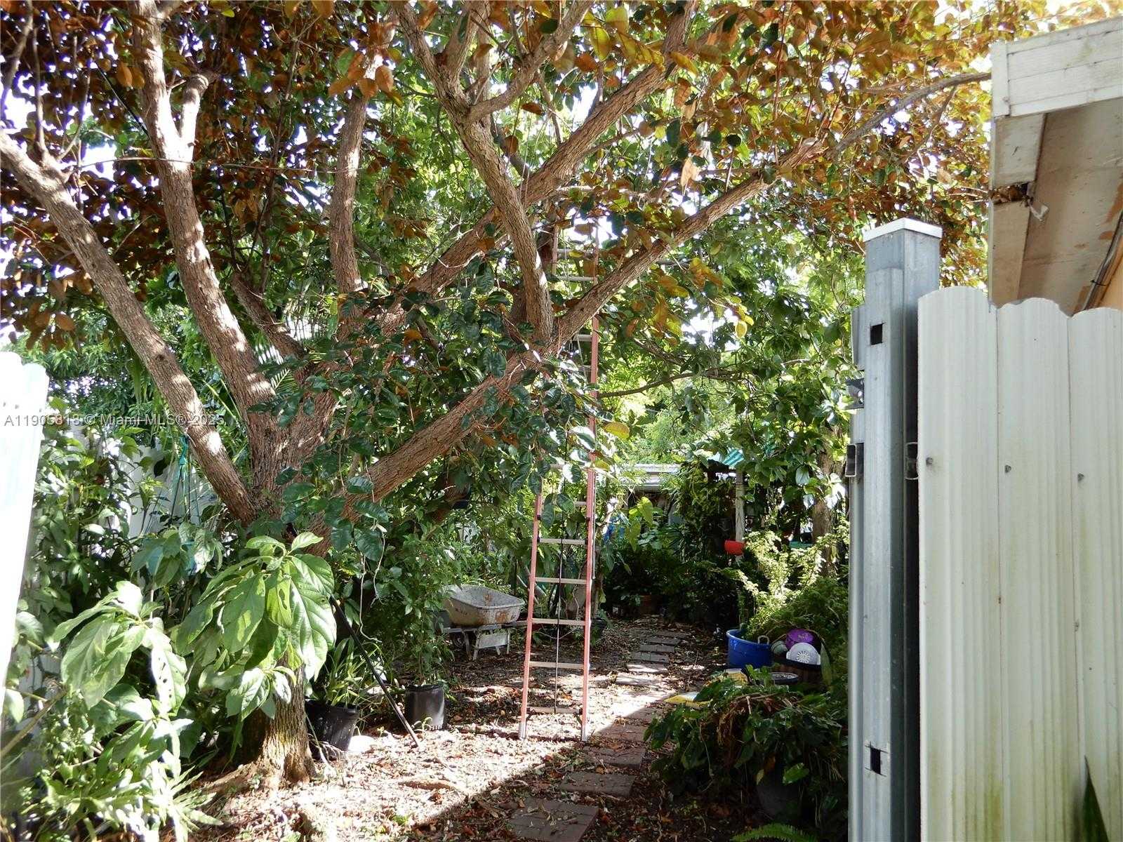 Small Image of 19901 SOUTH WEST 92ND AVE, Cutler Bay Number 19