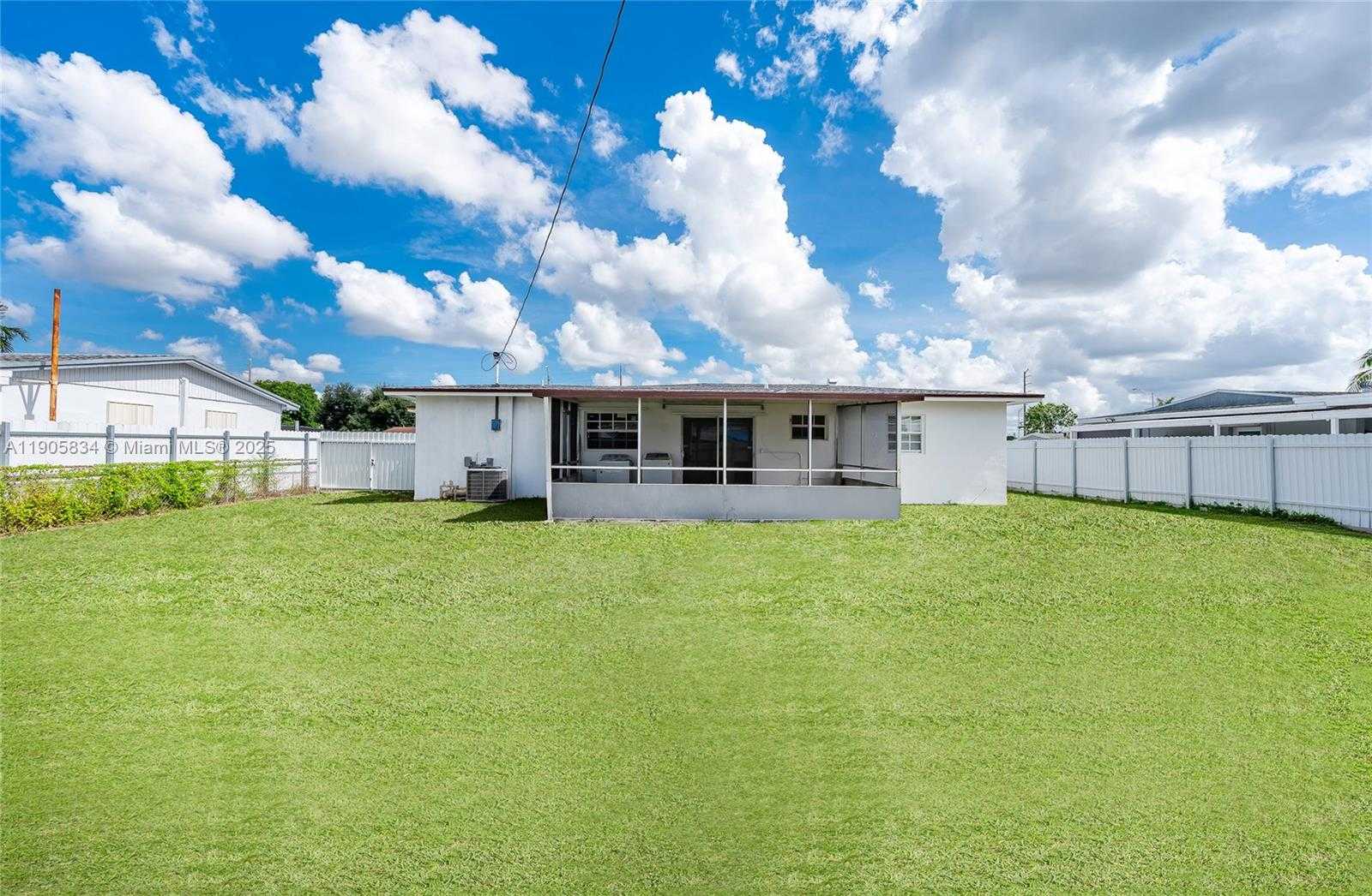 Small Image of 5420 NORTH WEST 182ND ST, Miami Gardens Number 10