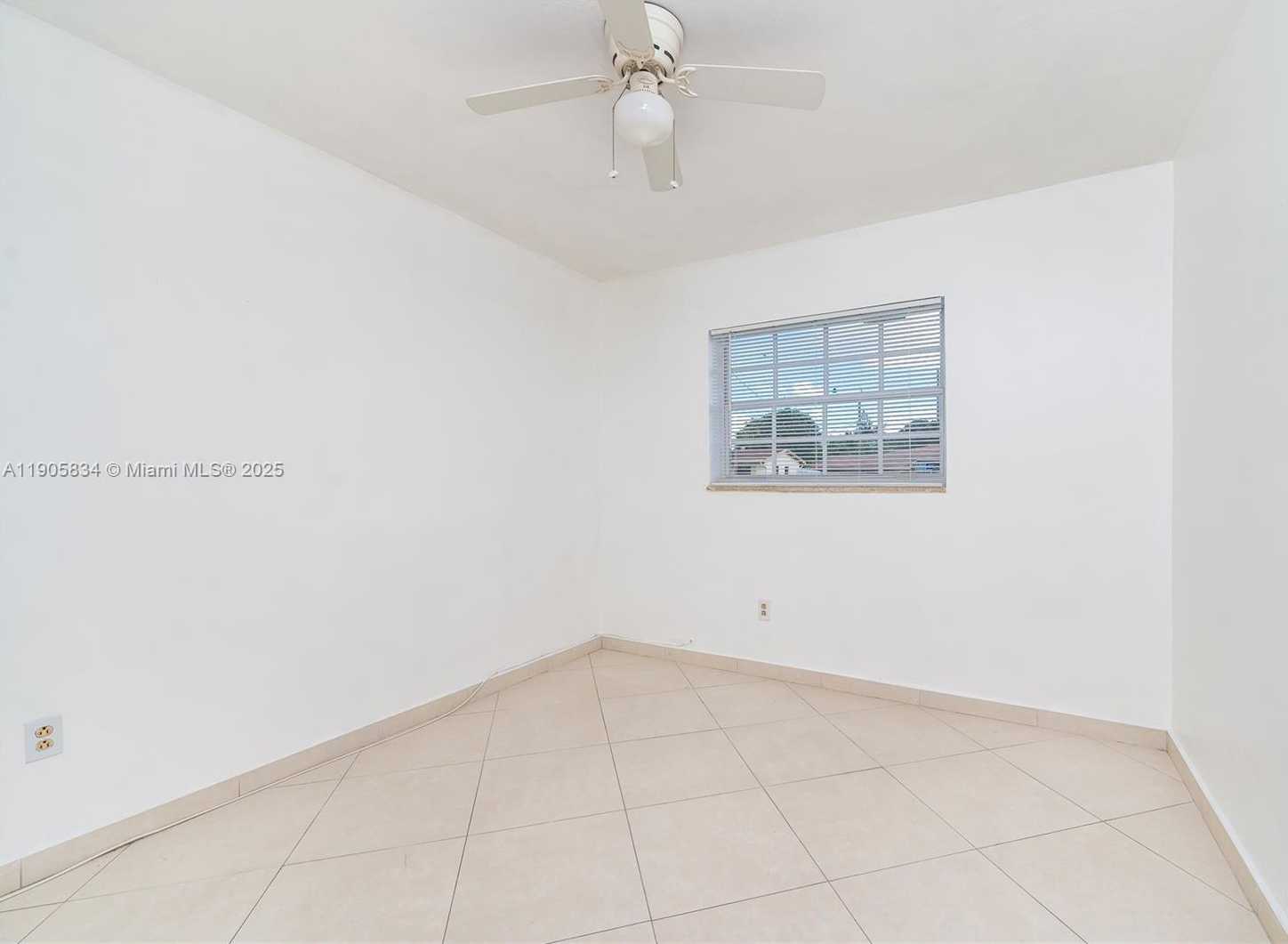 Small Image of 5420 NORTH WEST 182ND ST, Miami Gardens Number 25