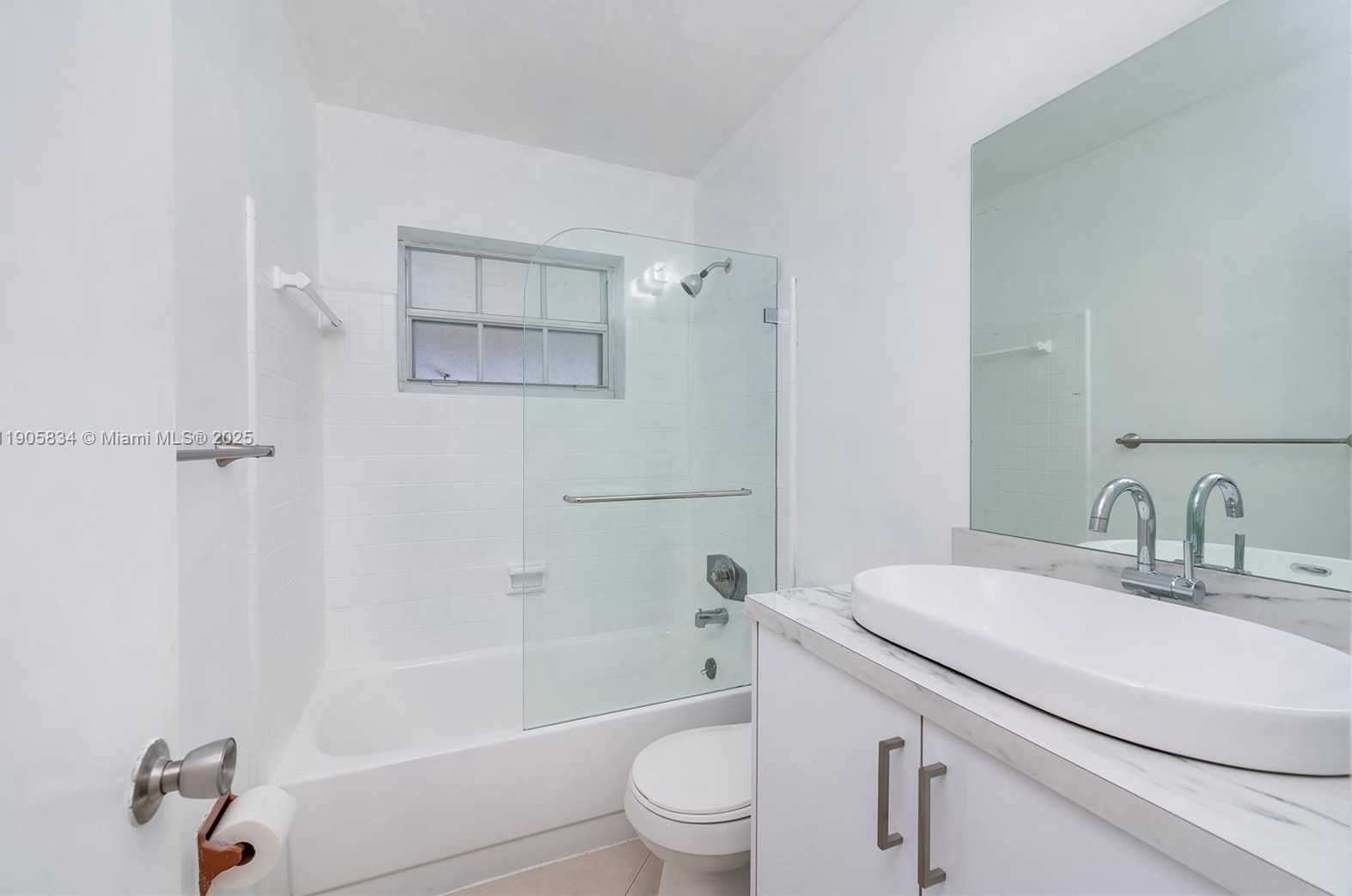 Small Image of 5420 NORTH WEST 182ND ST, Miami Gardens Number 31