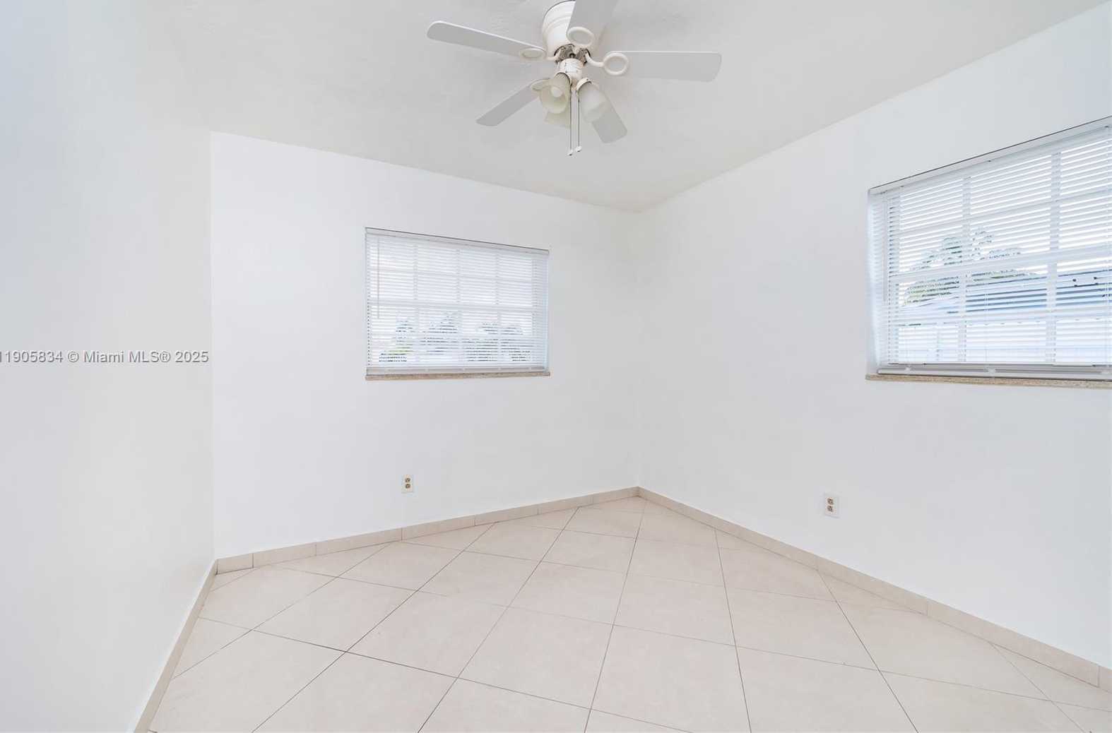 Small Image of 5420 NORTH WEST 182ND ST, Miami Gardens Number 32