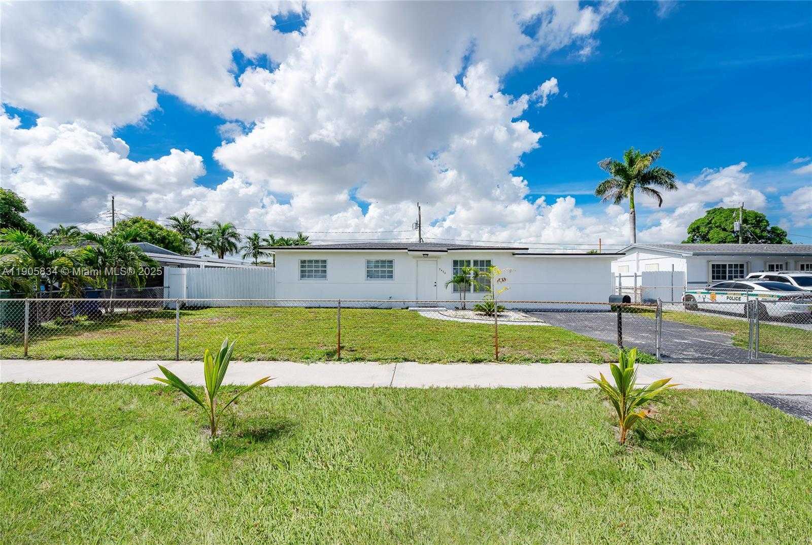 Small Image of 5420 NORTH WEST 182ND ST, Miami Gardens Number 5