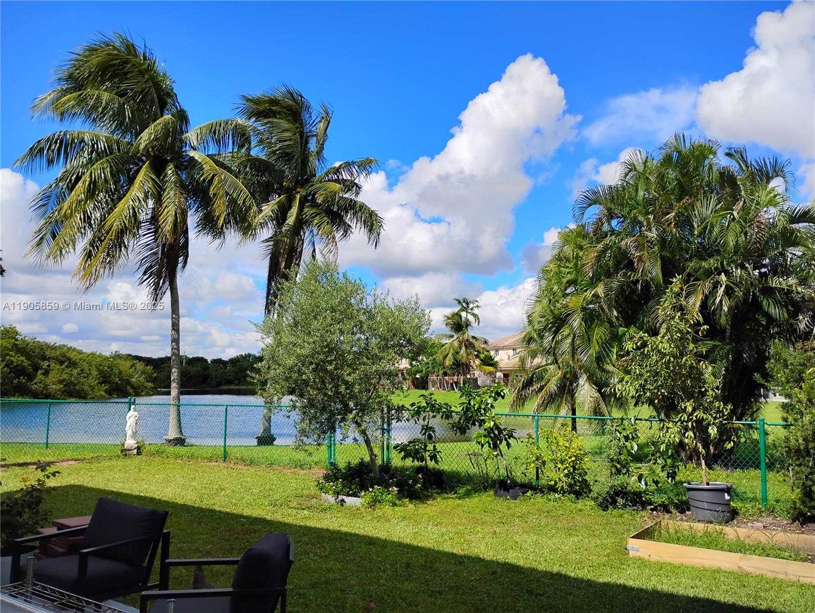 Small Image of 7515 SOUTH WEST 164TH CT, Miami Number 4