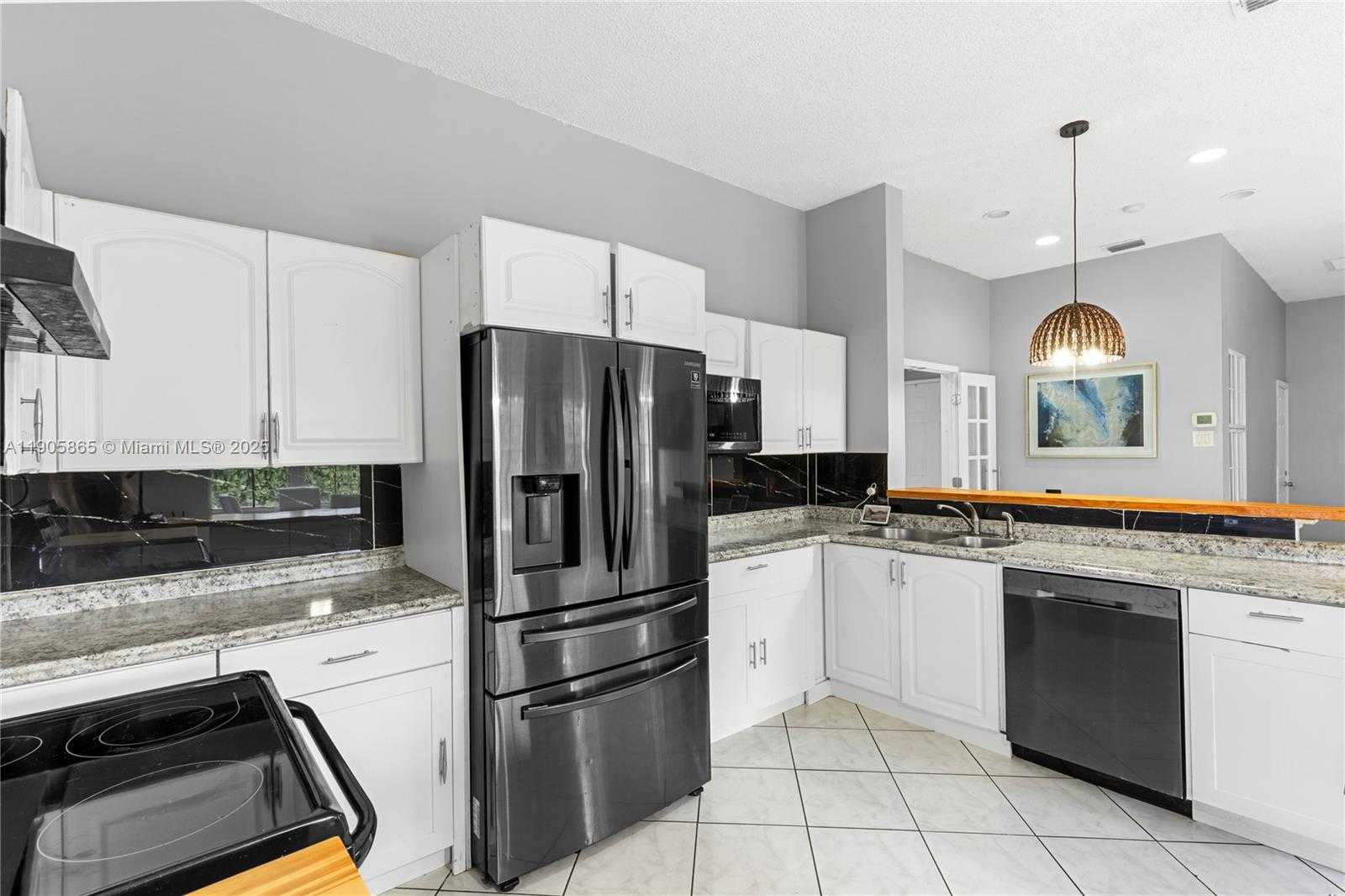 Small Image of 649 WILLOW BEND RD, Weston Number 11