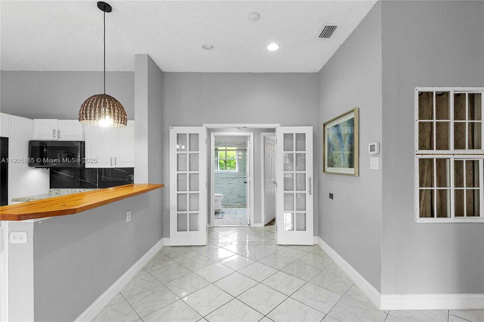 Small Image of 649 WILLOW BEND RD, Weston Number 12