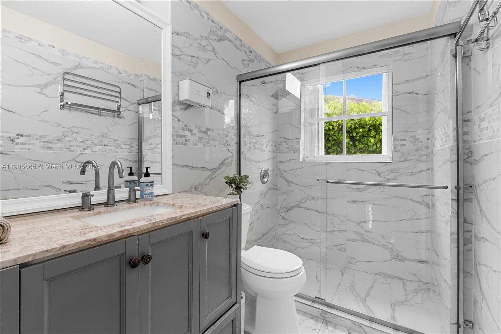 Small Image of 649 WILLOW BEND RD, Weston Number 13