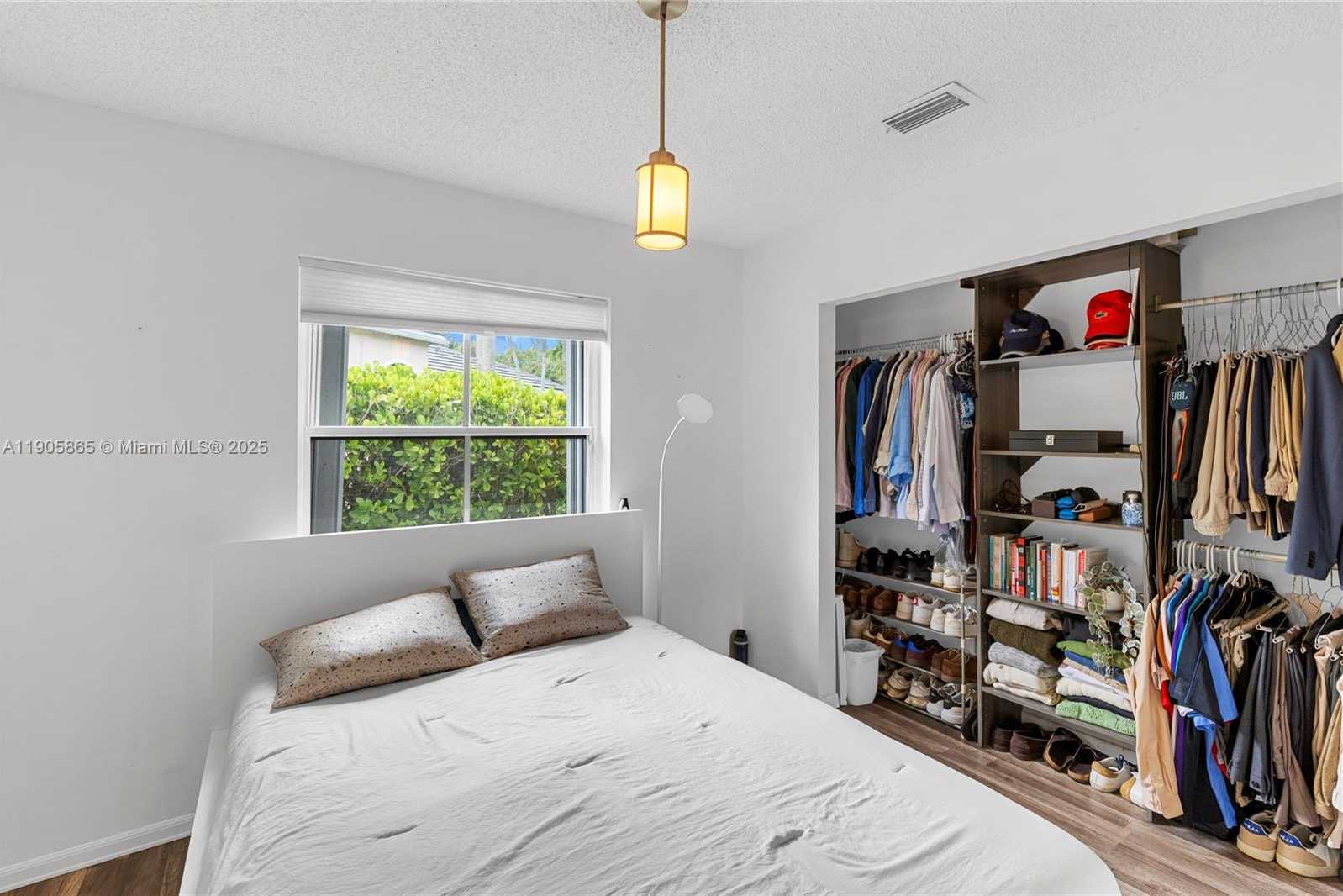 Small Image of 649 WILLOW BEND RD, Weston Number 17