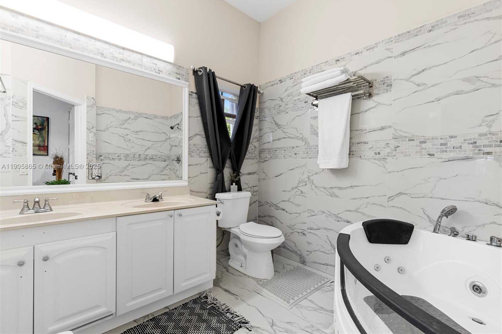 Small Image of 649 WILLOW BEND RD, Weston Number 23