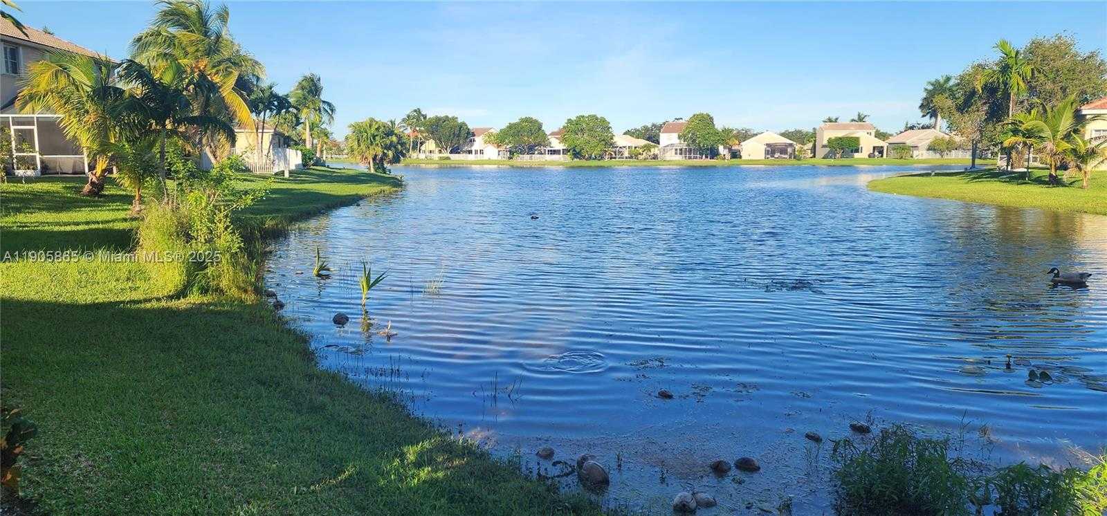 Small Image of 649 WILLOW BEND RD, Weston Number 3