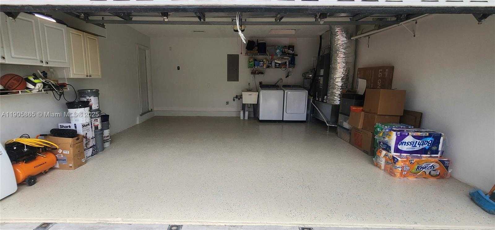 Small Image of 649 WILLOW BEND RD, Weston Number 5