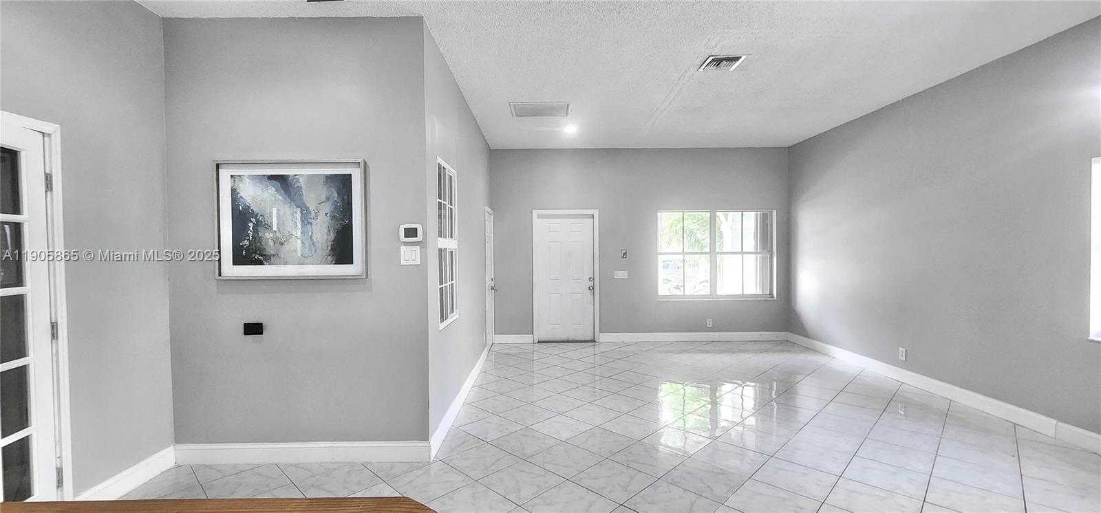 Small Image of 649 WILLOW BEND RD, Weston Number 7