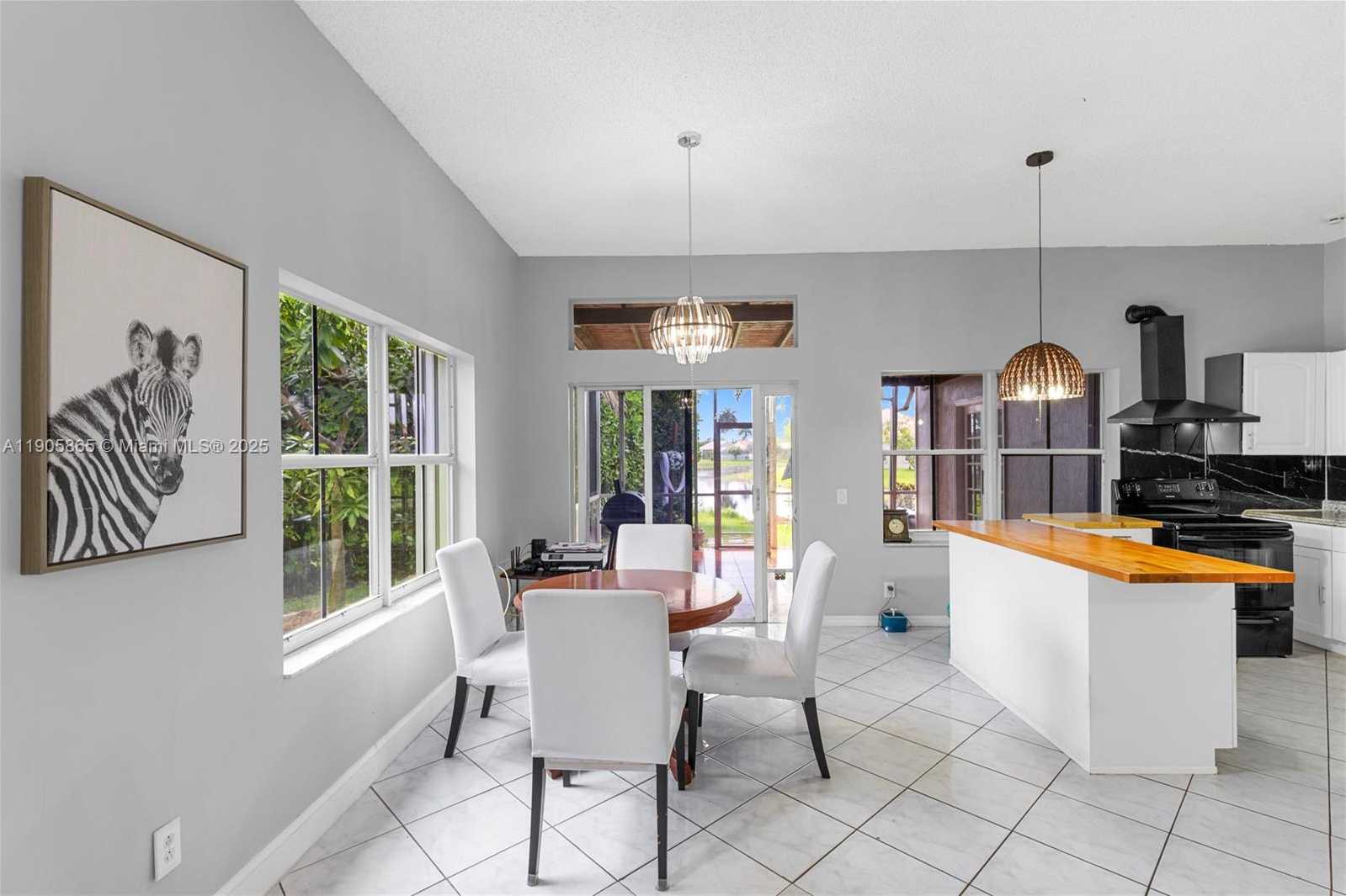 Small Image of 649 WILLOW BEND RD, Weston Number 9