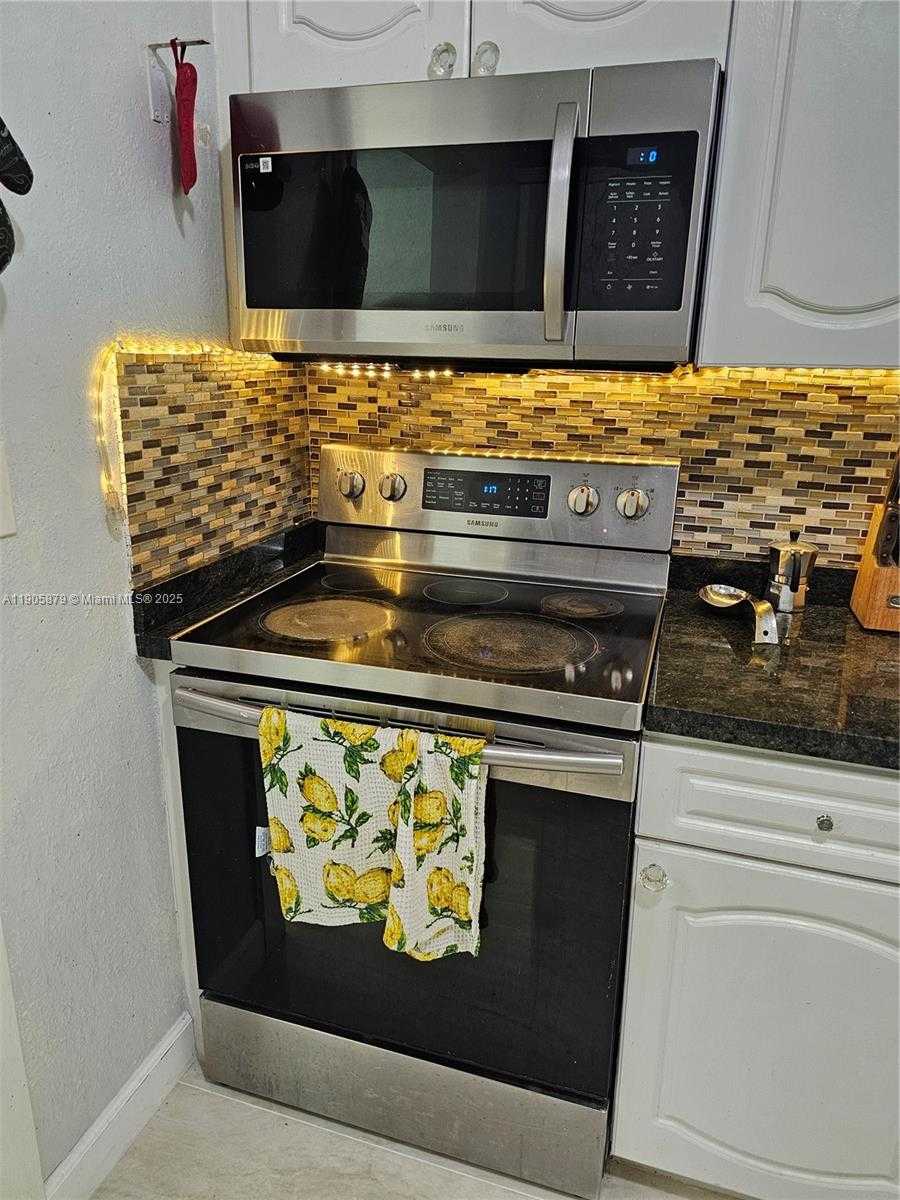 Small Image of 16145 NORTH WEST 29TH AVE, Miami Gardens Number 17