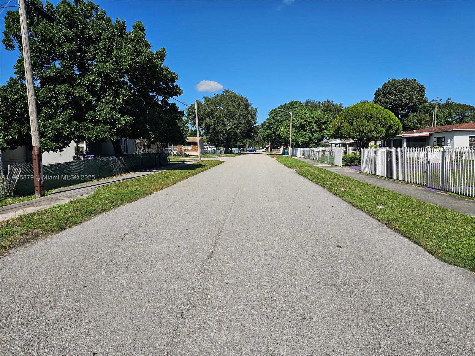 Small Image of 16145 NORTH WEST 29TH AVE, Miami Gardens Number 24