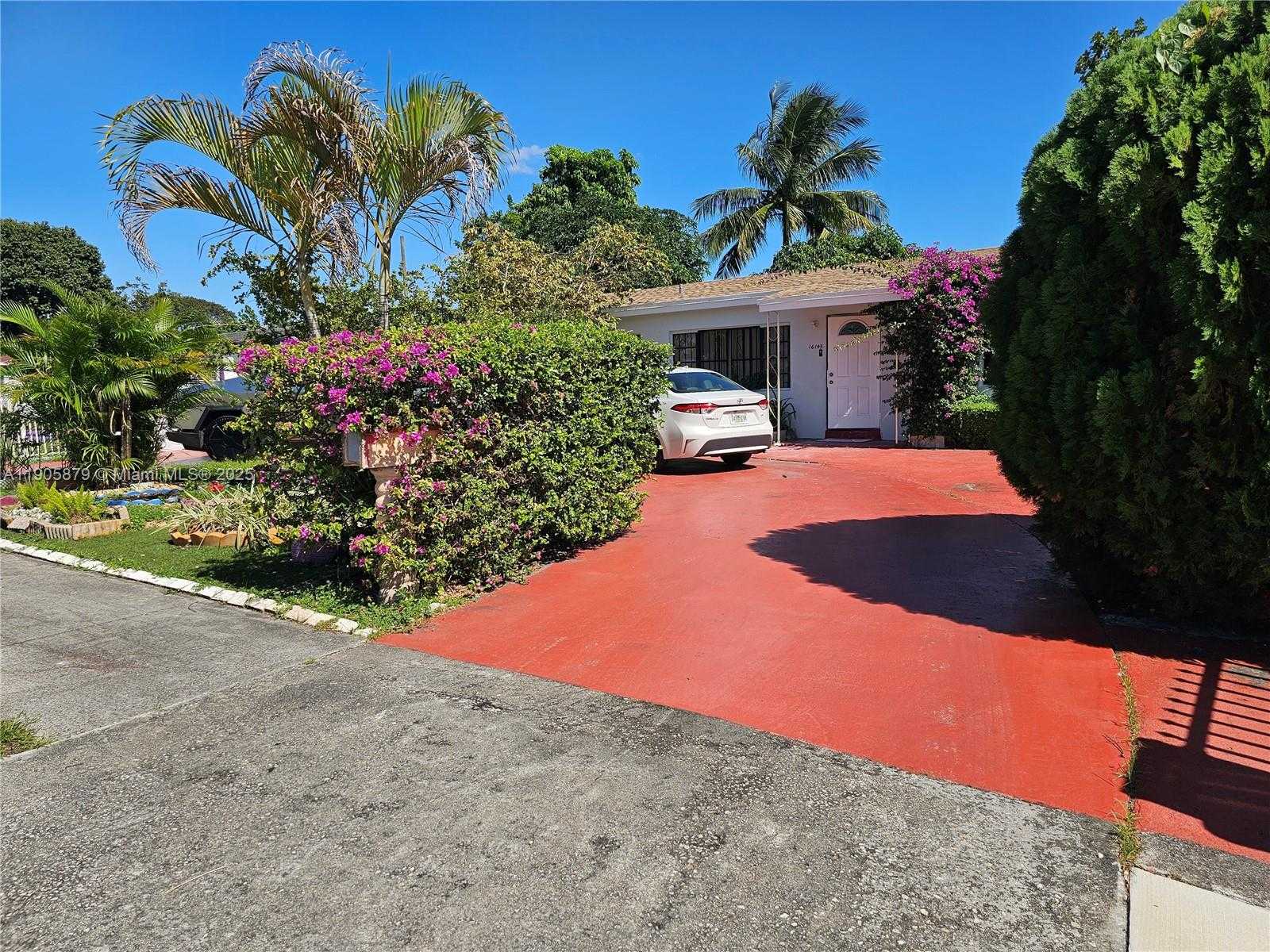 Small Image of 16145 NORTH WEST 29TH AVE, Miami Gardens Number 4