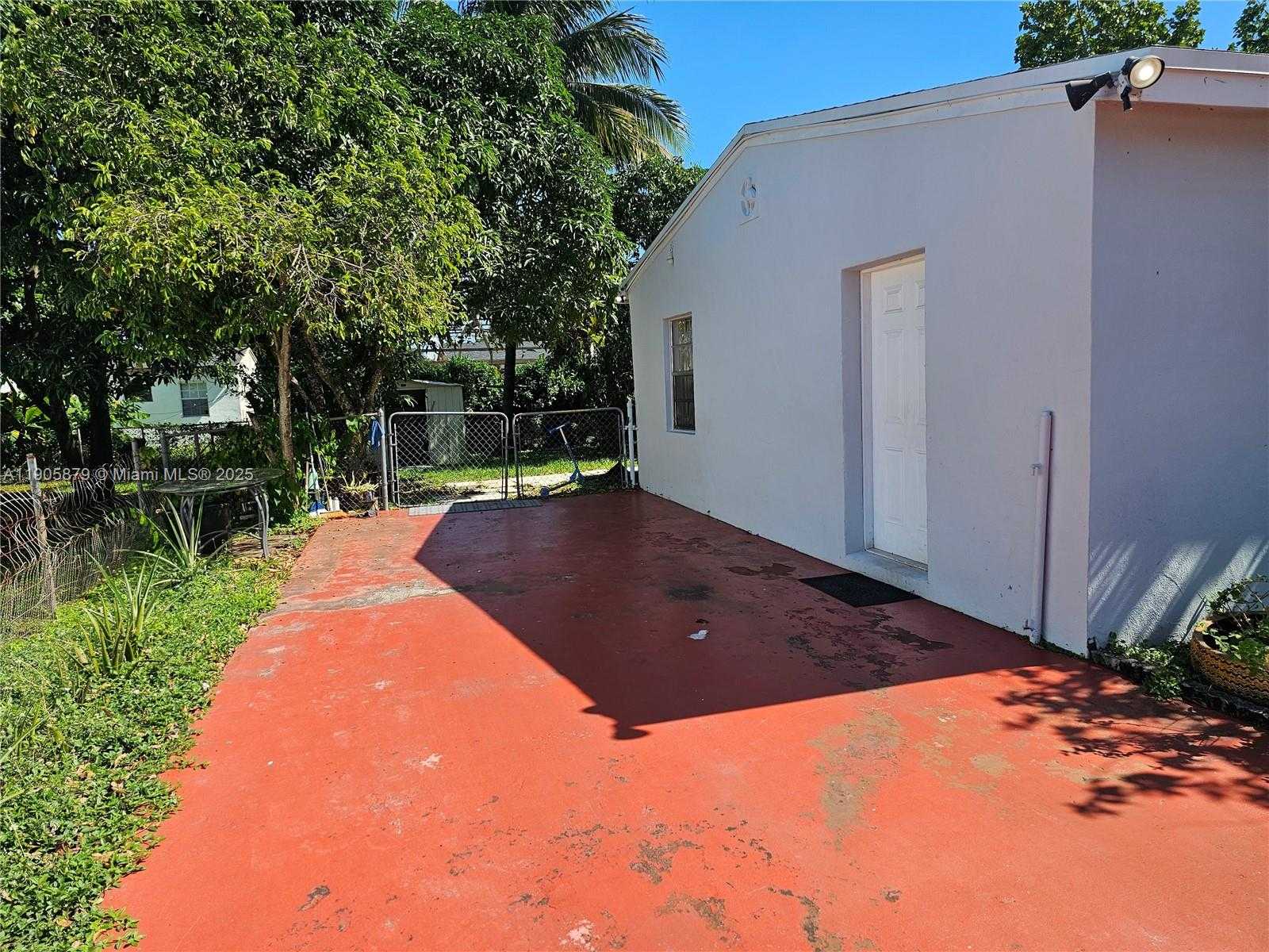 Small Image of 16145 NORTH WEST 29TH AVE, Miami Gardens Number 7