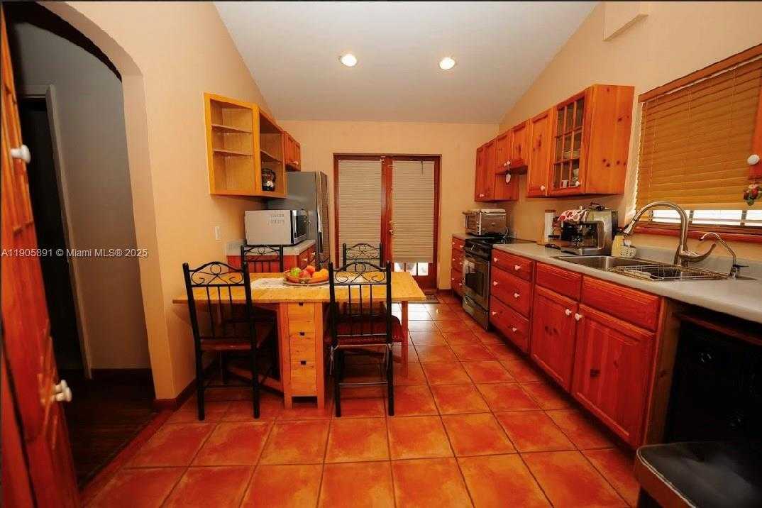 Small Image of 23550 SOUTH WEST 214TH PL, Homestead Number 10