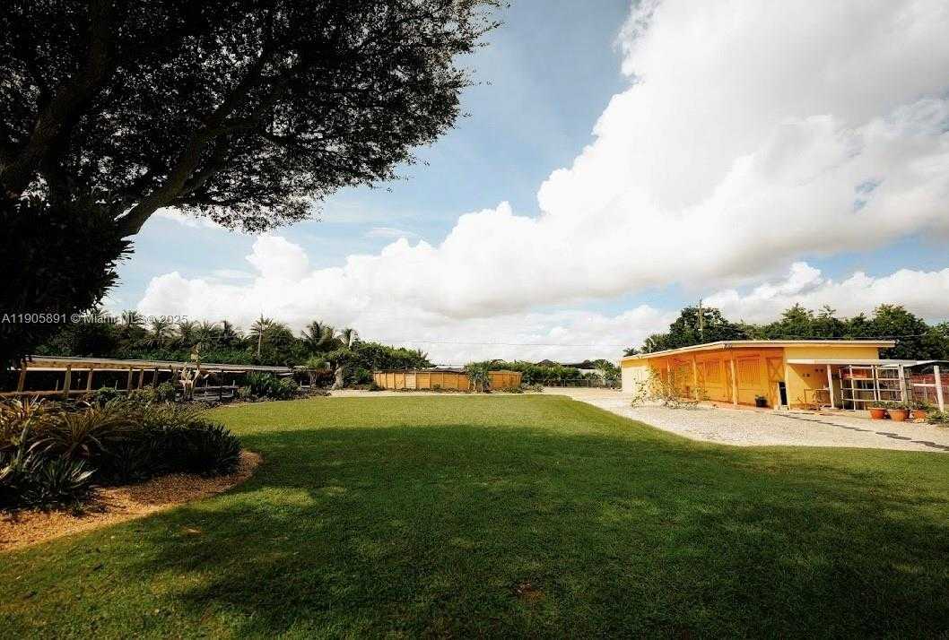 Small Image of 23550 SOUTH WEST 214TH PL, Homestead Number 15