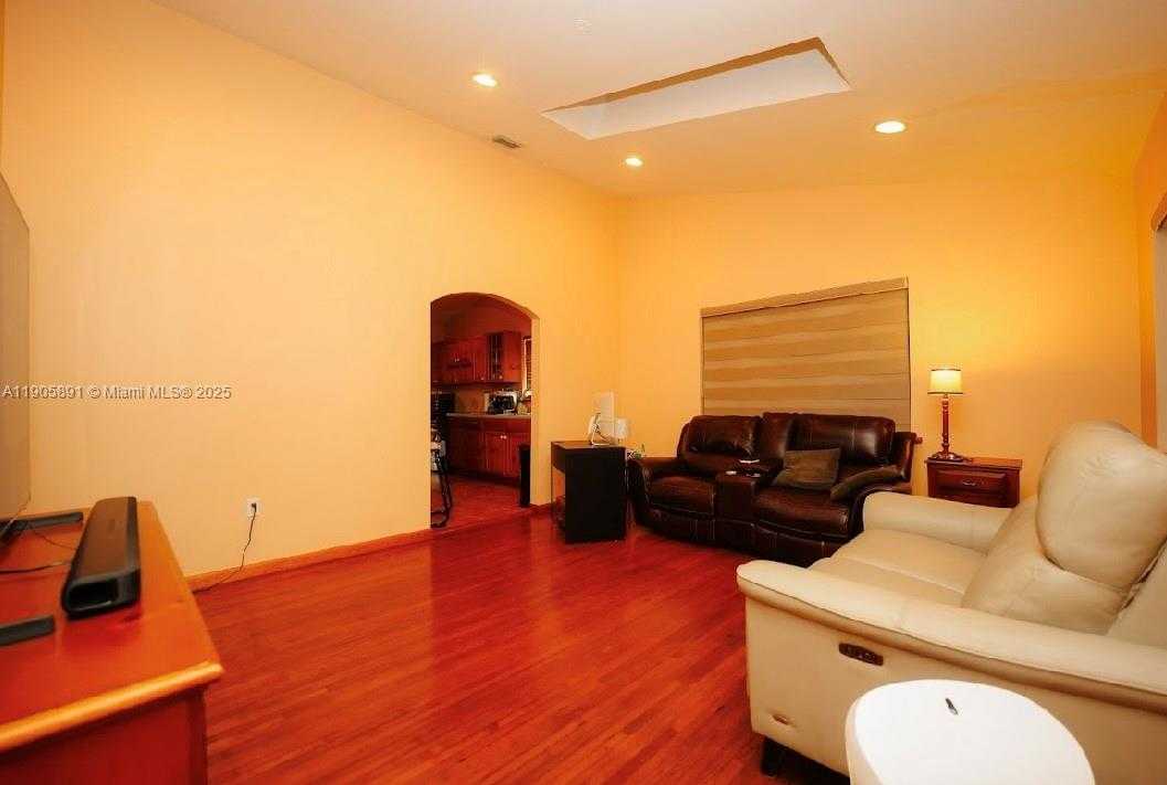 Small Image of 23550 SOUTH WEST 214TH PL, Homestead Number 4