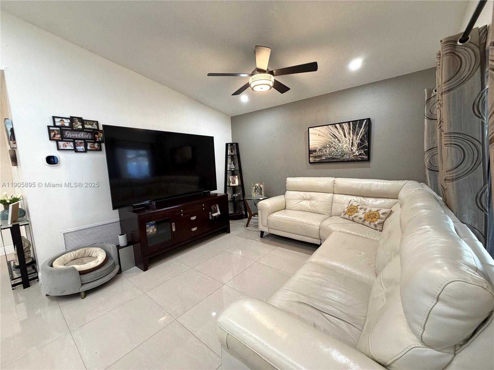 Small Image of 19804 NORTH WEST 82ND PL, Hialeah Number 10