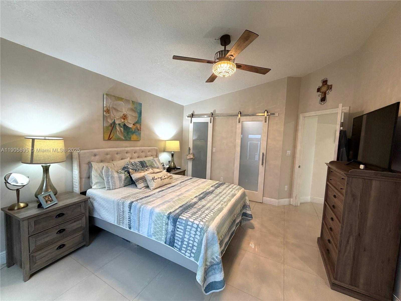 Small Image of 19804 NORTH WEST 82ND PL, Hialeah Number 26