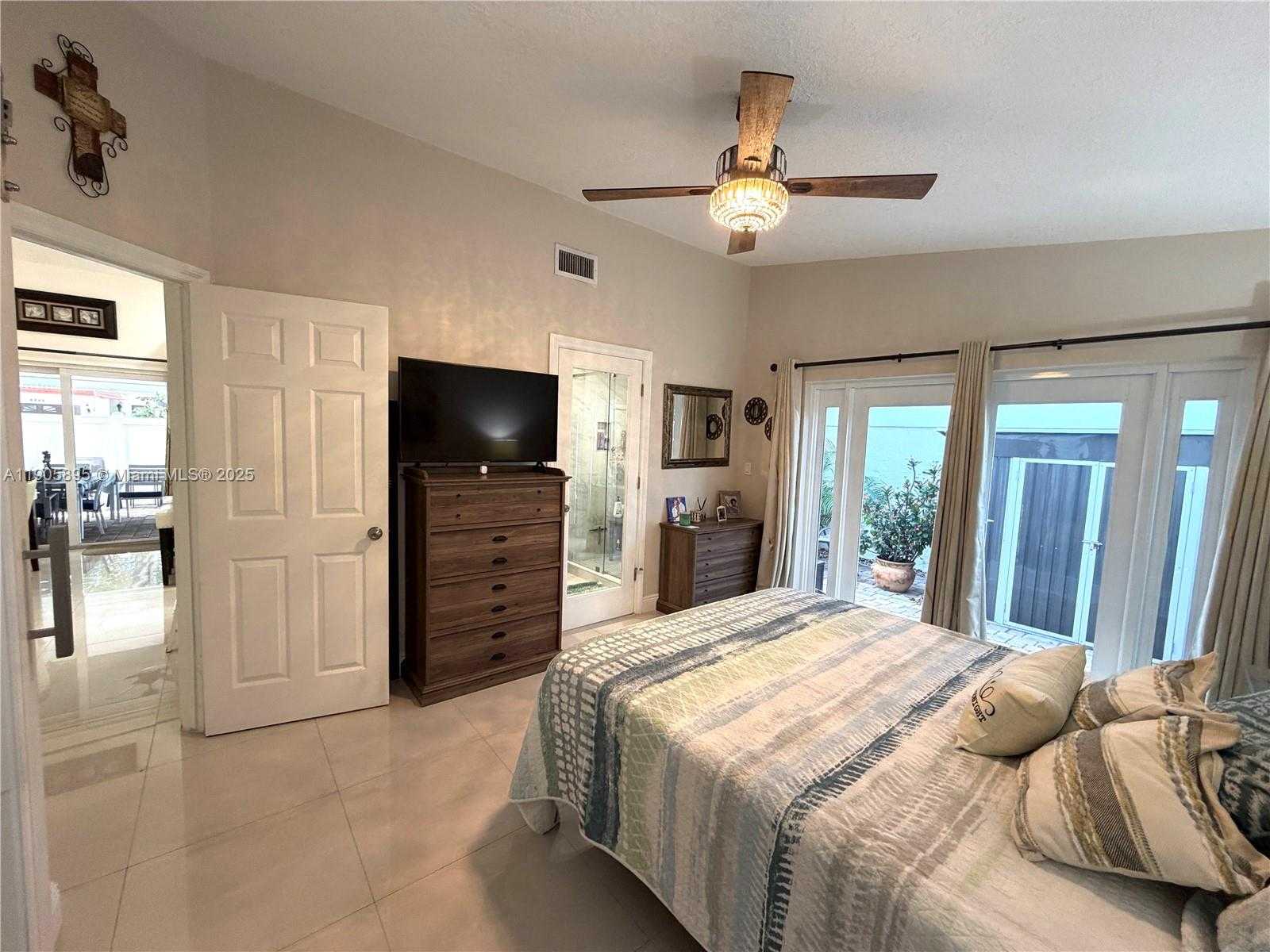 Small Image of 19804 NORTH WEST 82ND PL, Hialeah Number 27