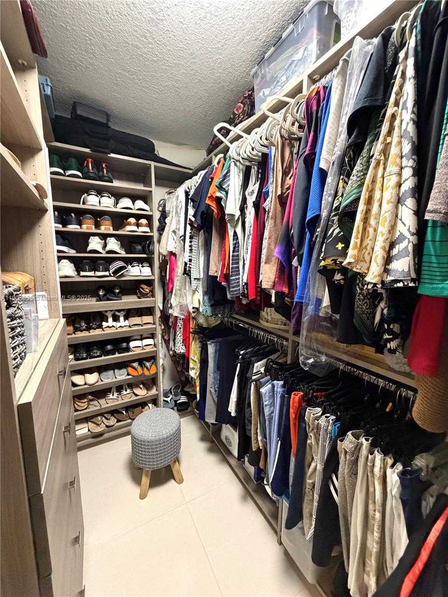 Small Image of 19804 NORTH WEST 82ND PL, Hialeah Number 28