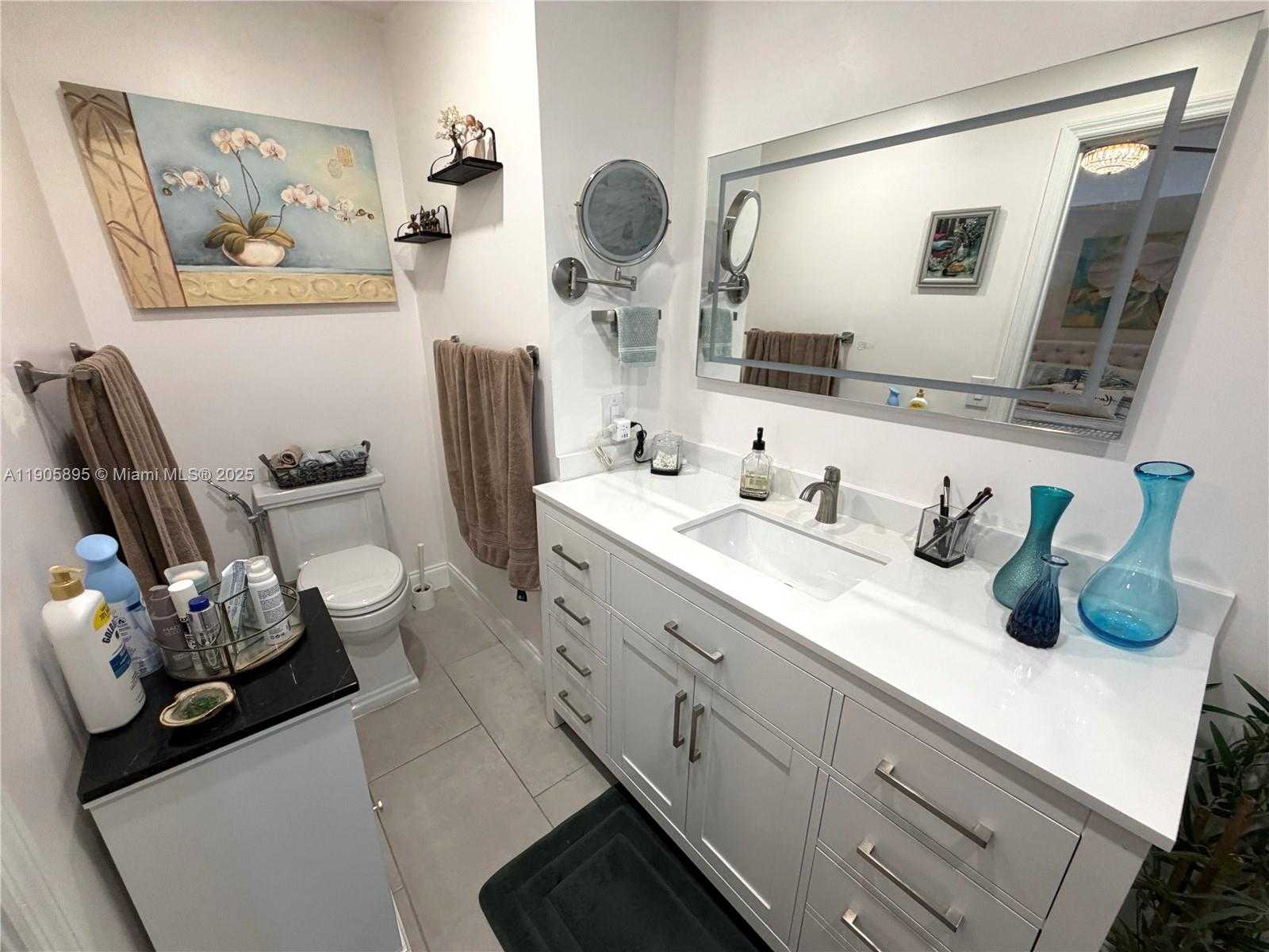 Small Image of 19804 NORTH WEST 82ND PL, Hialeah Number 32