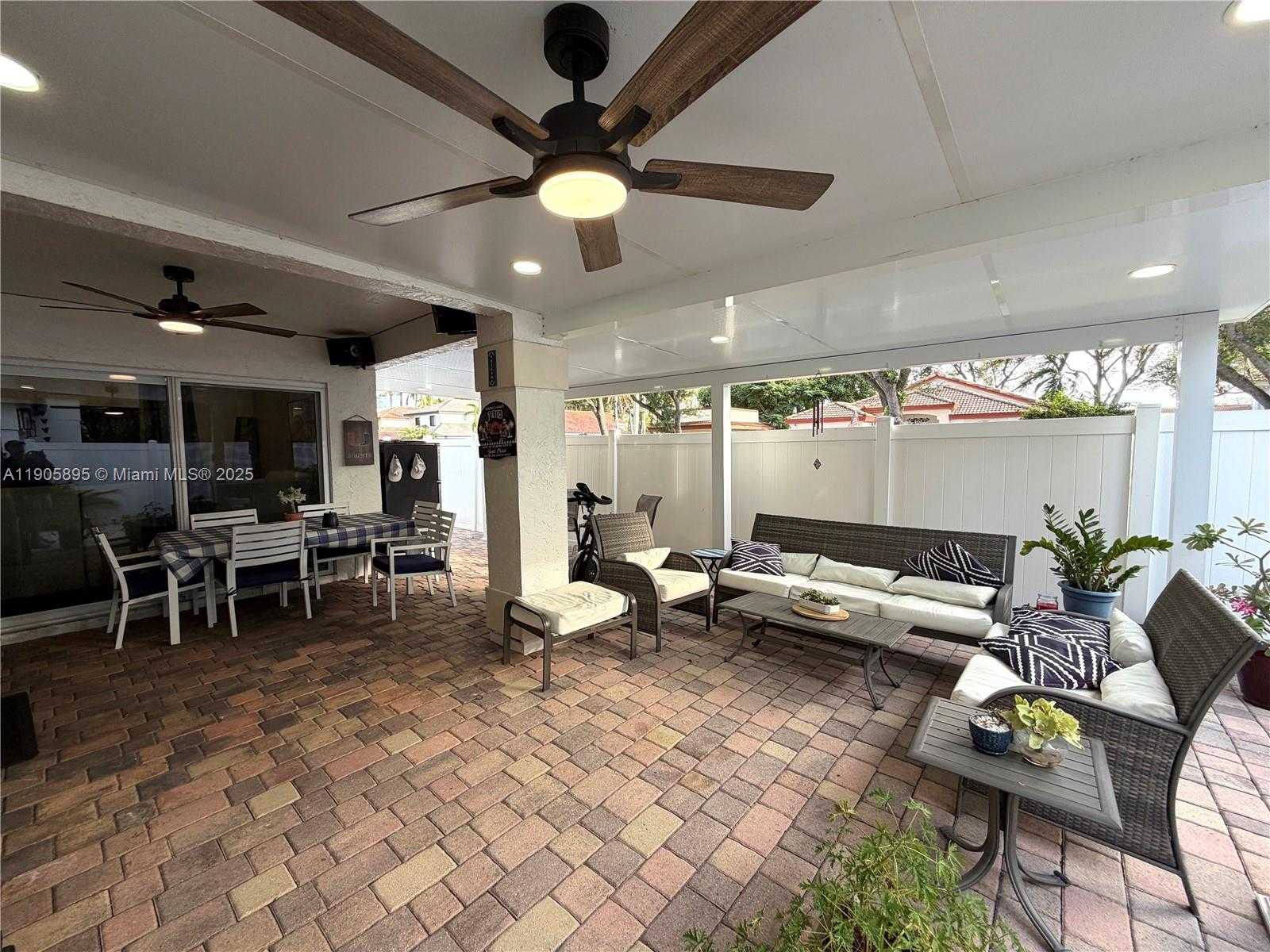 Small Image of 19804 NORTH WEST 82ND PL, Hialeah Number 35