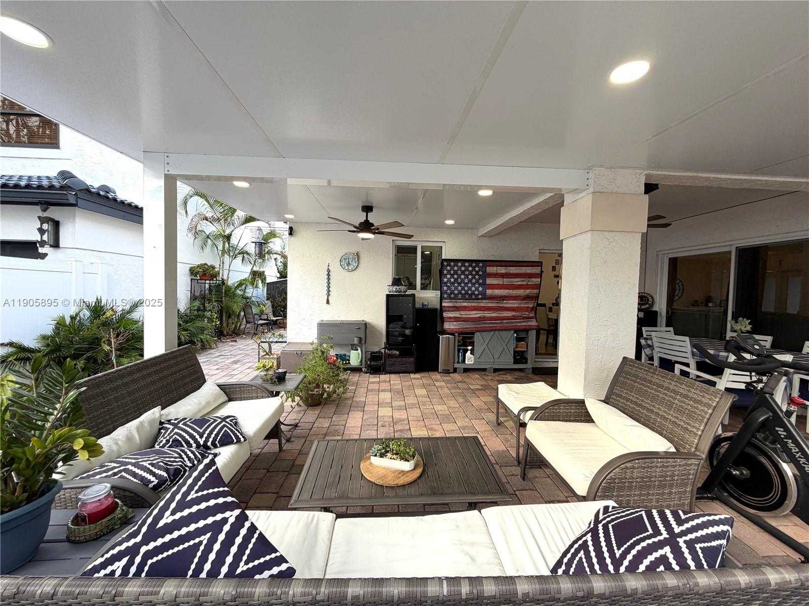 Small Image of 19804 NORTH WEST 82ND PL, Hialeah Number 36