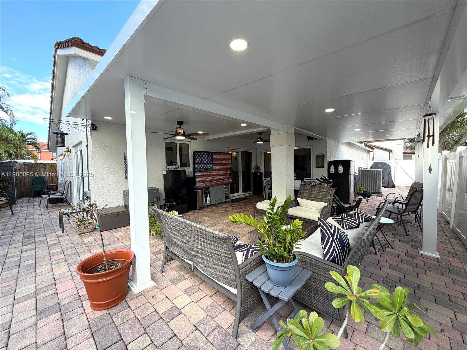 Small Image of 19804 NORTH WEST 82ND PL, Hialeah Number 38