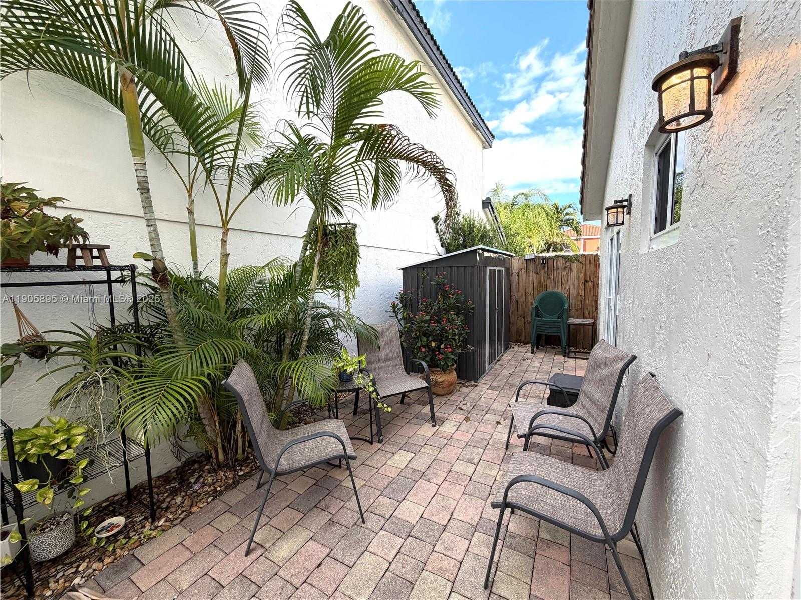 Small Image of 19804 NORTH WEST 82ND PL, Hialeah Number 39