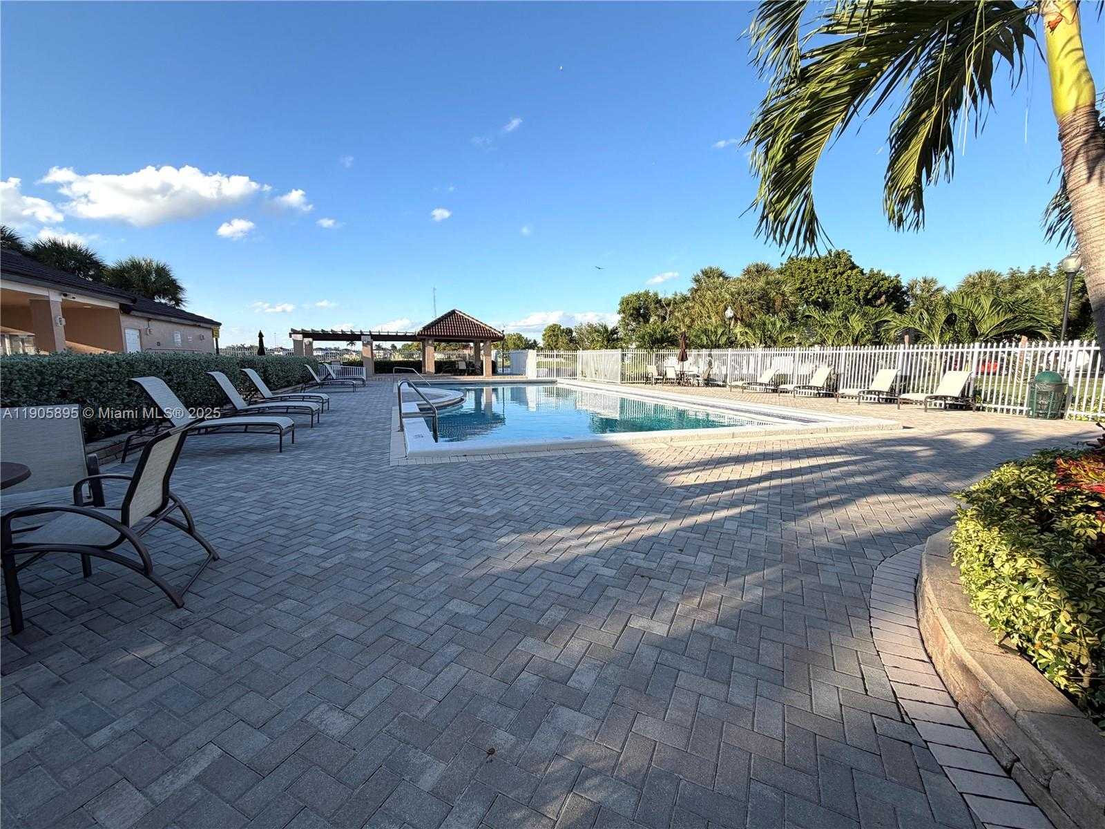 Small Image of 19804 NORTH WEST 82ND PL, Hialeah Number 45