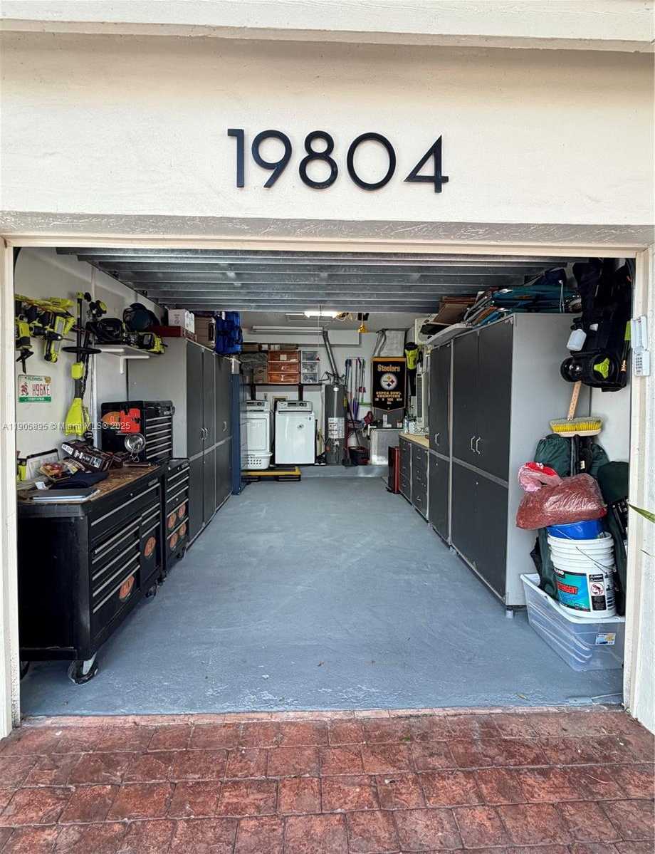 Small Image of 19804 NORTH WEST 82ND PL, Hialeah Number 47