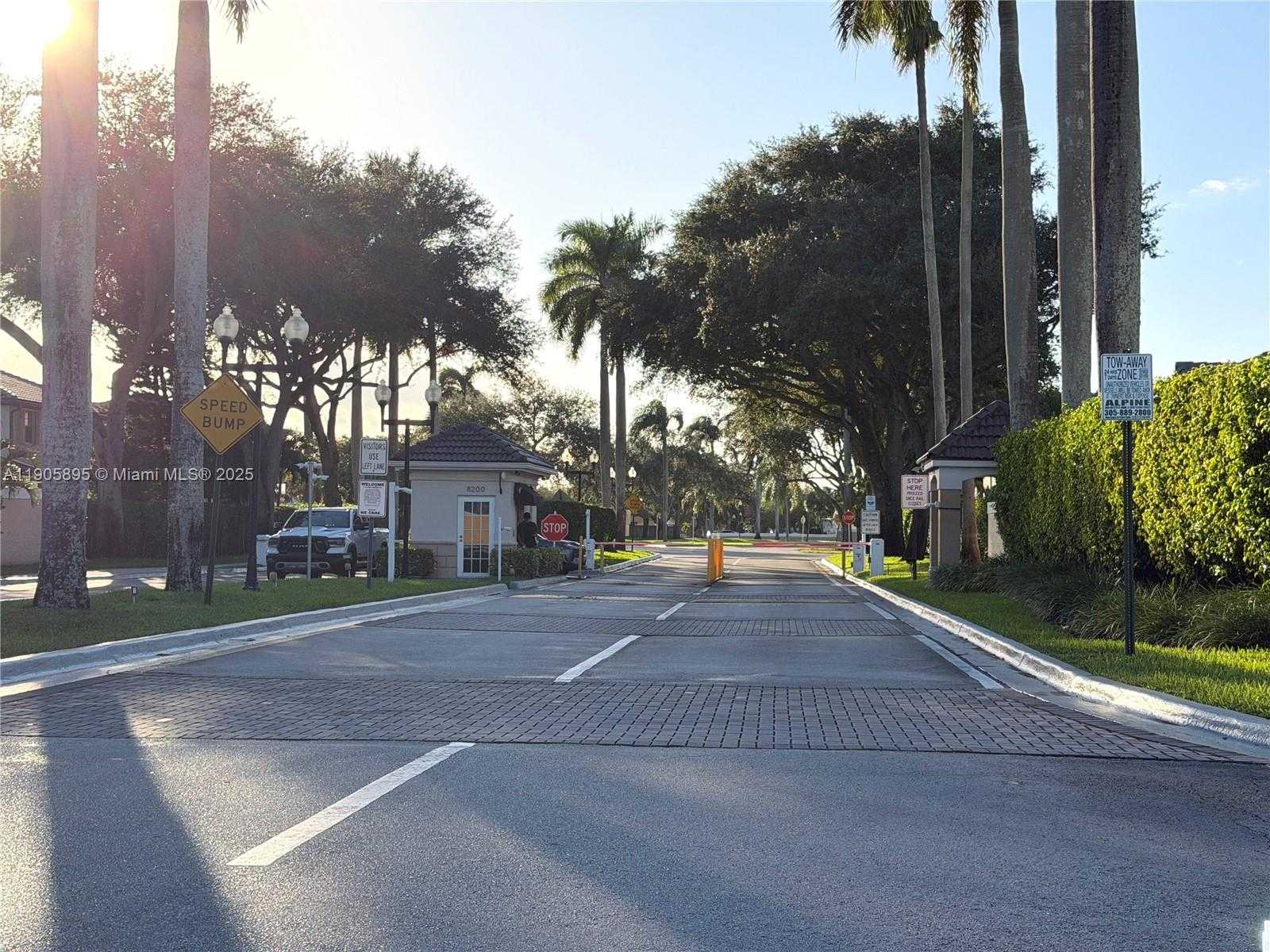 Small Image of 19804 NORTH WEST 82ND PL, Hialeah Number 51