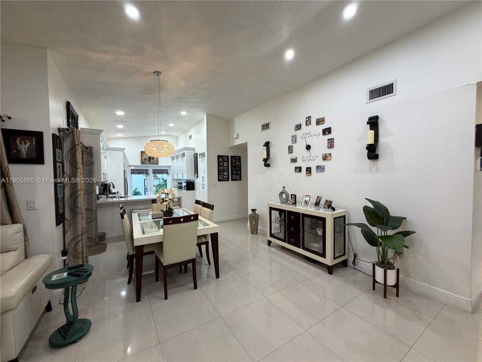 Small Image of 19804 NORTH WEST 82ND PL, Hialeah Number 8