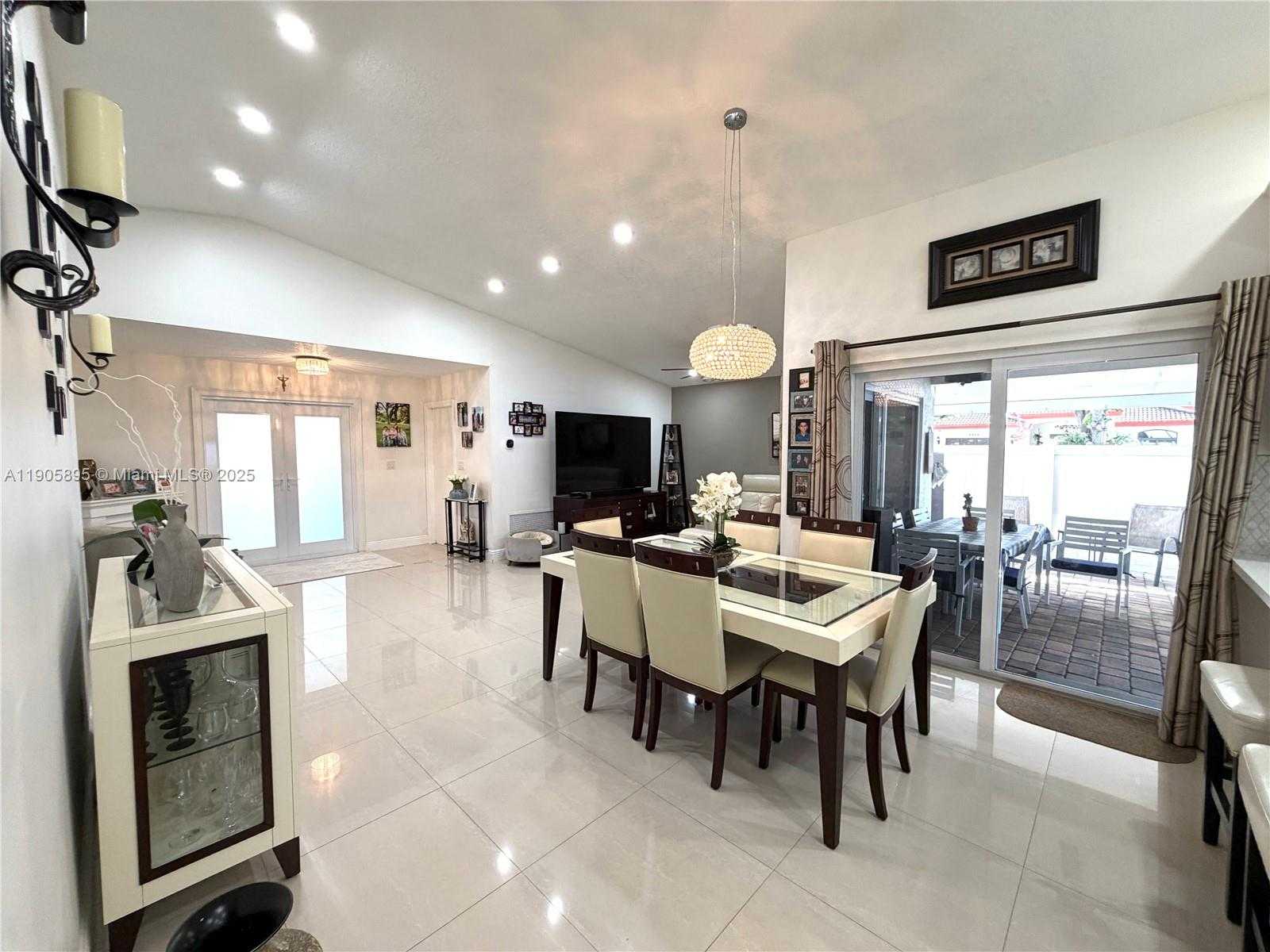 Small Image of 19804 NORTH WEST 82ND PL, Hialeah Number 9