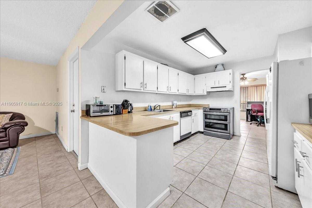 Small Image of 3930 NORTH WEST 79TH WAY, Davie Number 11