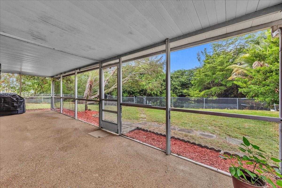 Small Image of 3930 NORTH WEST 79TH WAY, Davie Number 26