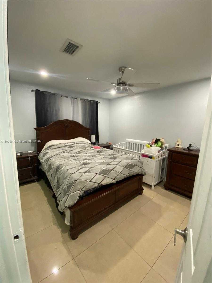 Small Image of 398 EAST 56TH ST, Hialeah Number 5