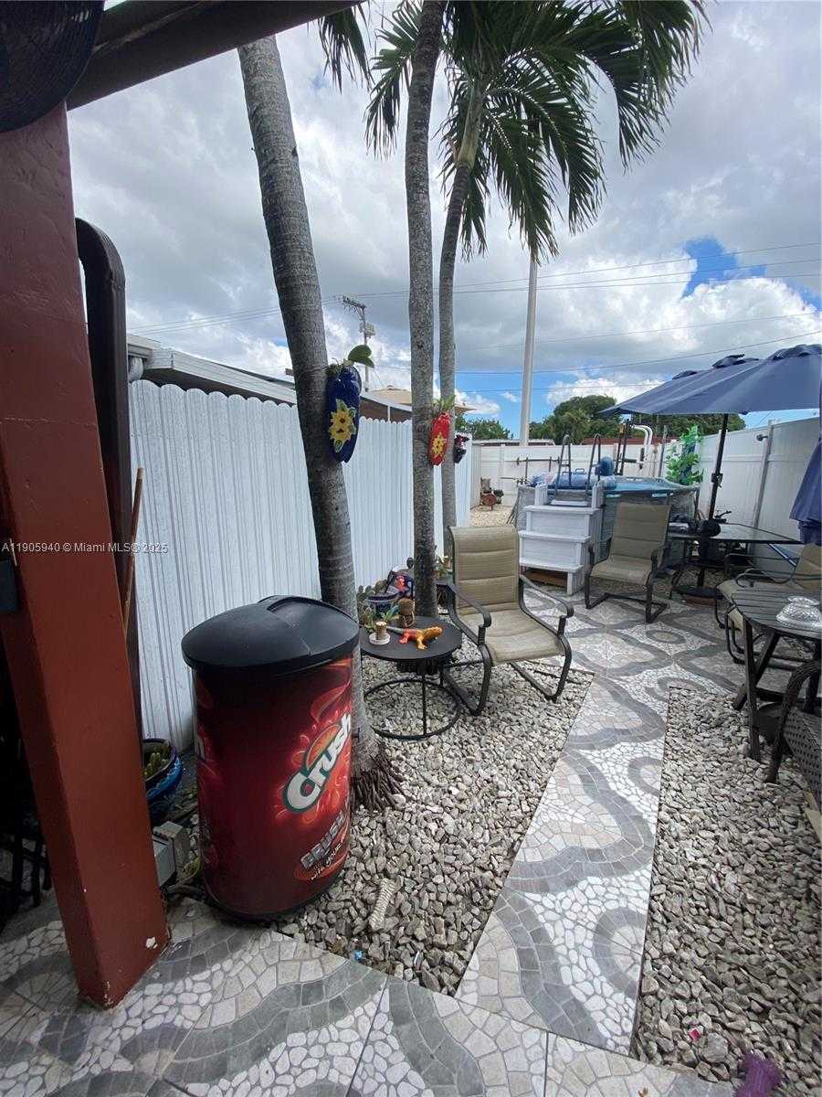 Small Image of 398 EAST 56TH ST, Hialeah Number 8