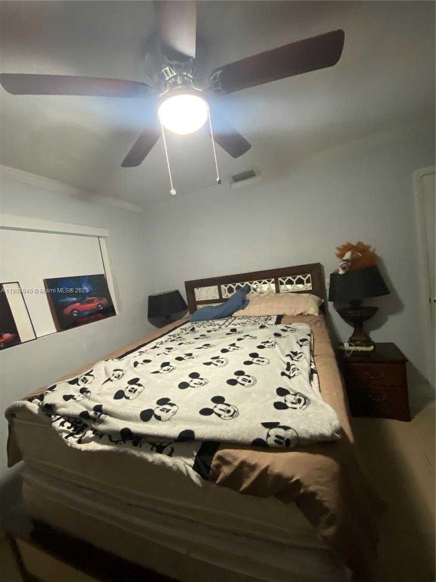 Small Image of 398 EAST 56TH ST, Hialeah Number 9