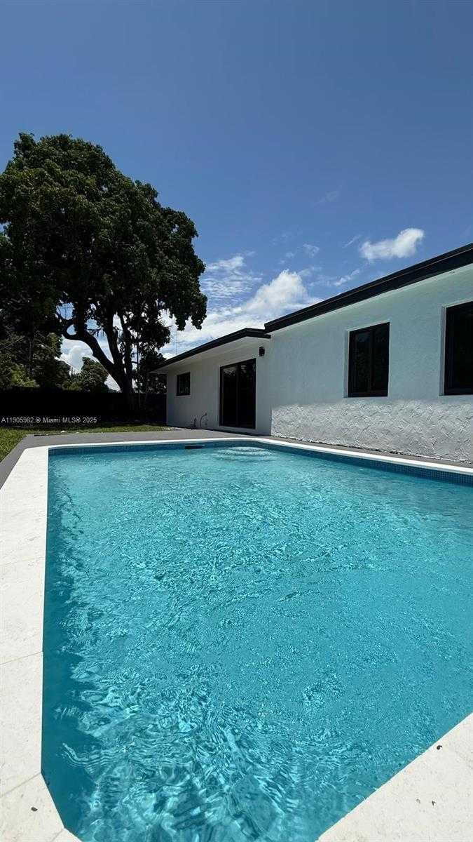 Small Image of 20 NORTH WEST 197TH ST, Miami Gardens Number 11