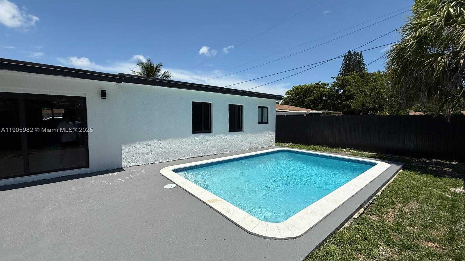 Small Image of 20 NORTH WEST 197TH ST, Miami Gardens Number 12