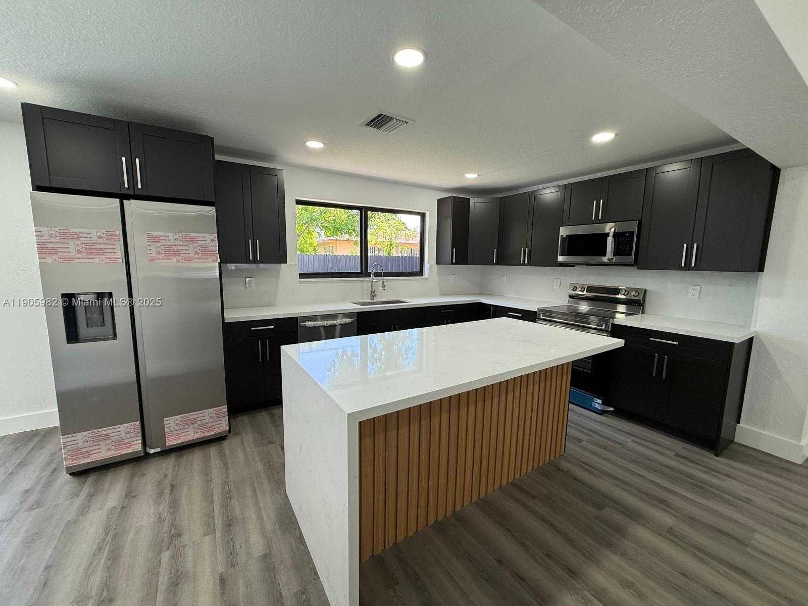 Small Image of 20 NORTH WEST 197TH ST, Miami Gardens Number 18