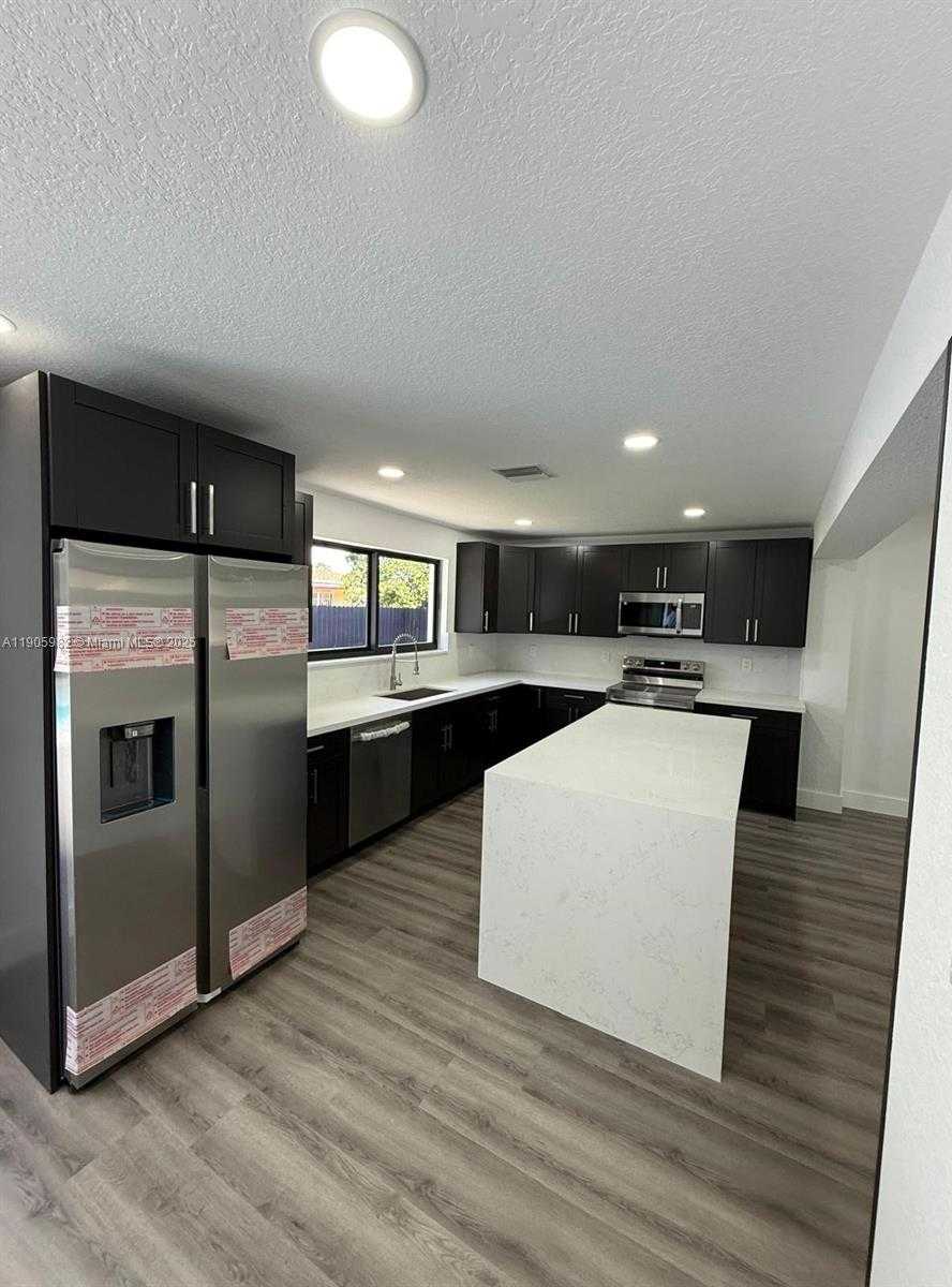 Small Image of 20 NORTH WEST 197TH ST, Miami Gardens Number 19