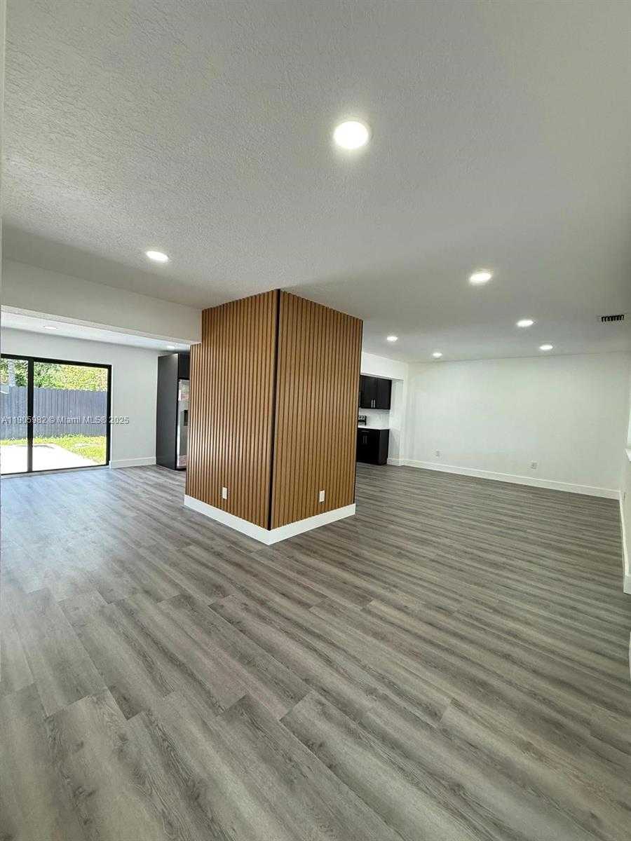 Small Image of 20 NORTH WEST 197TH ST, Miami Gardens Number 26